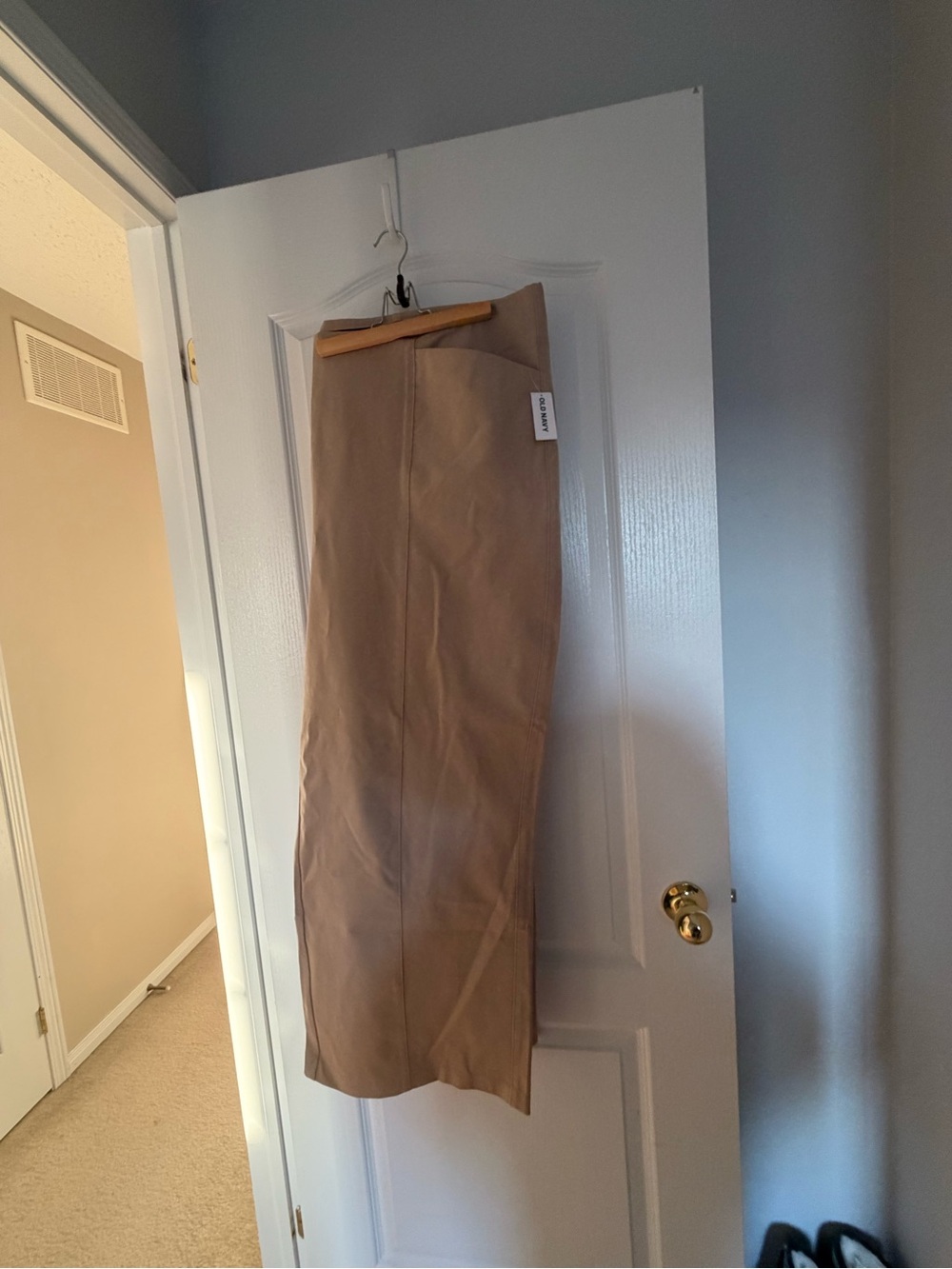 Old Navy Wide-Leg Pixie Pants in Tan